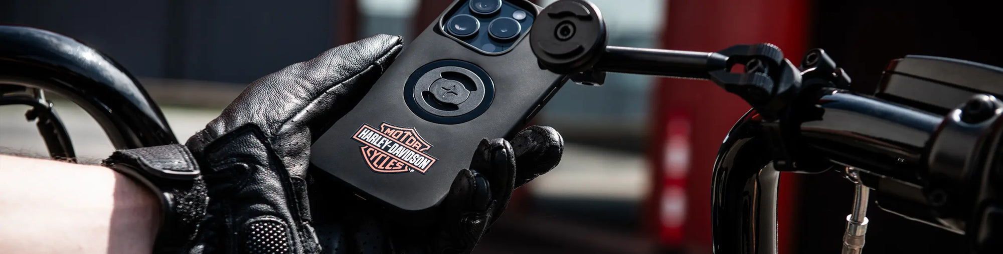 Harley-Davidson phone case and moto mount 3D on a Harley-Davidson motorcycle